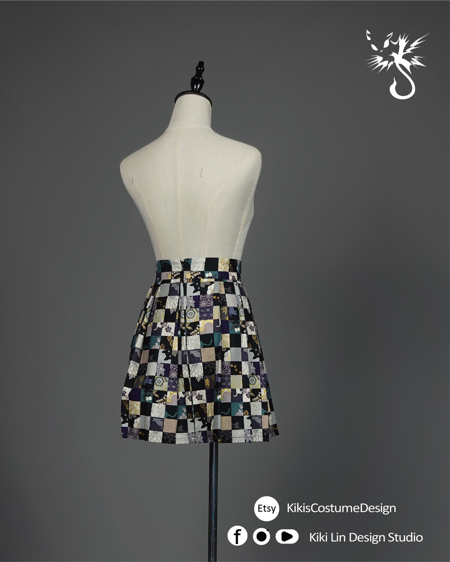 Pleated Skirtwith Black Cat Prints