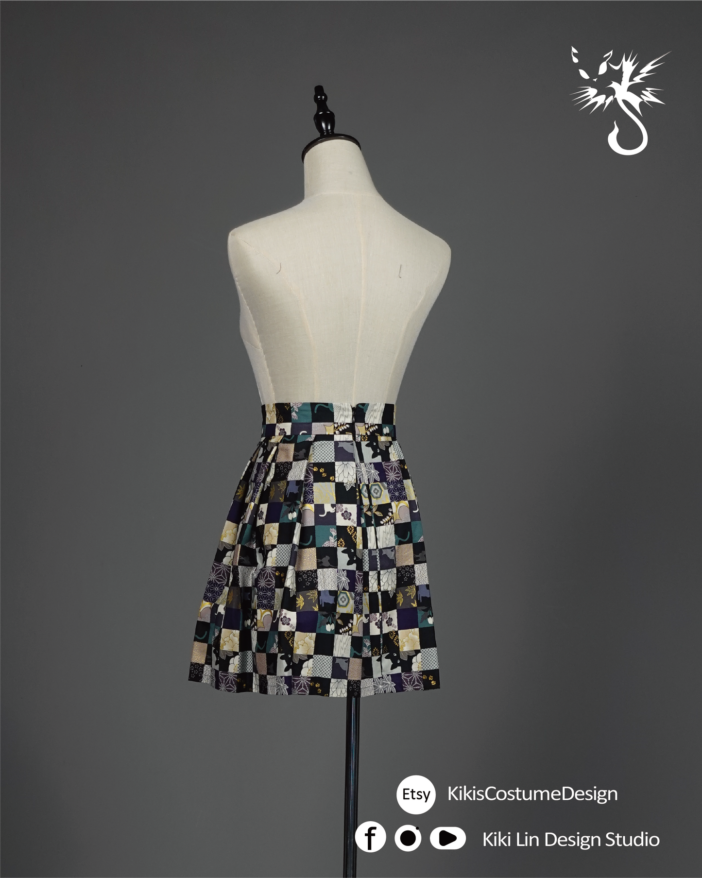 Pleated Skirtwith Black Cat Prints
