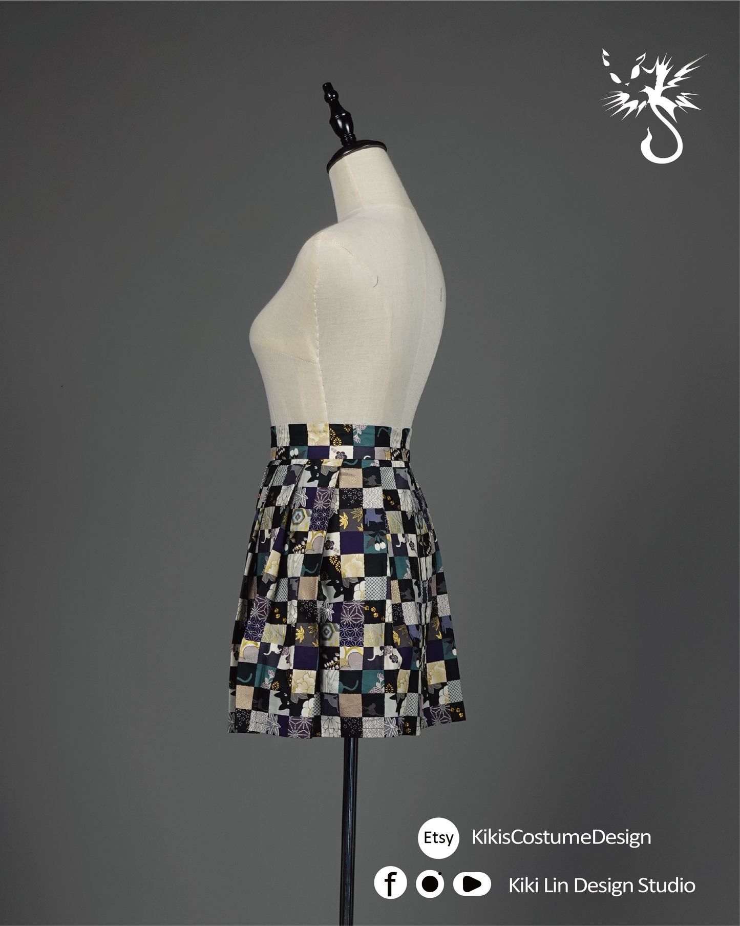 Pleated Skirtwith Black Cat Prints
