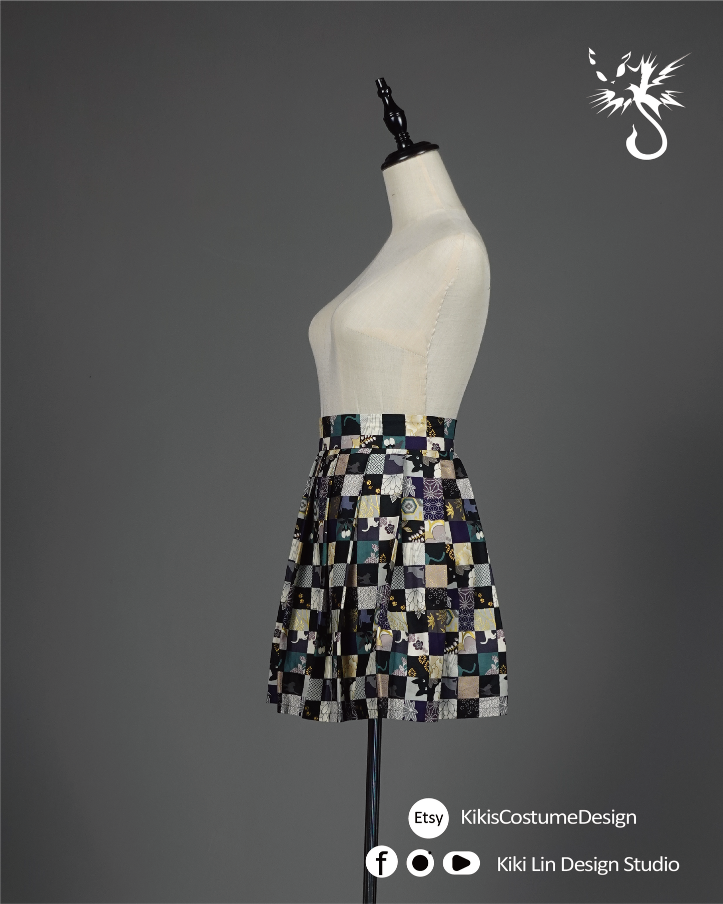 Pleated Skirtwith Black Cat Prints