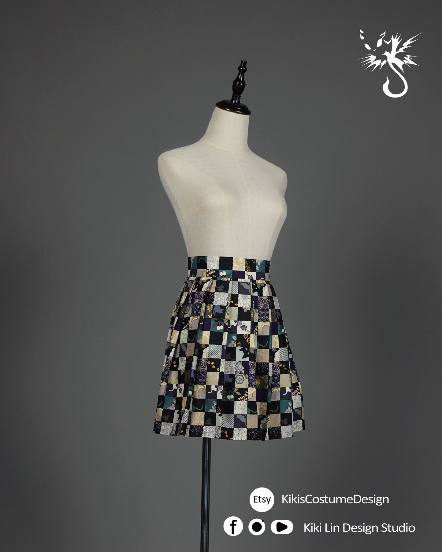 Pleated Skirtwith Black Cat Prints