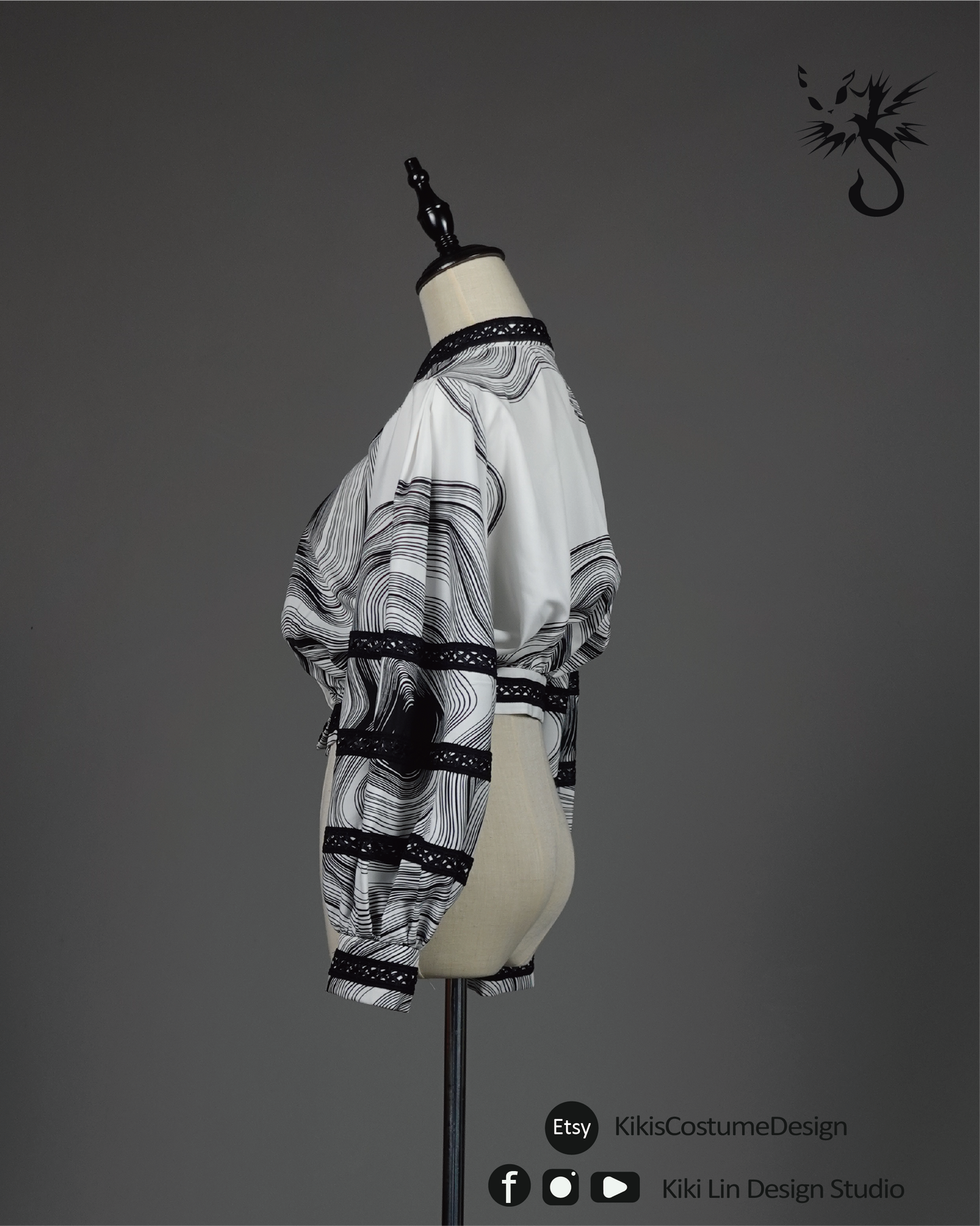 Graphic Print Lace-Trim Crop Top