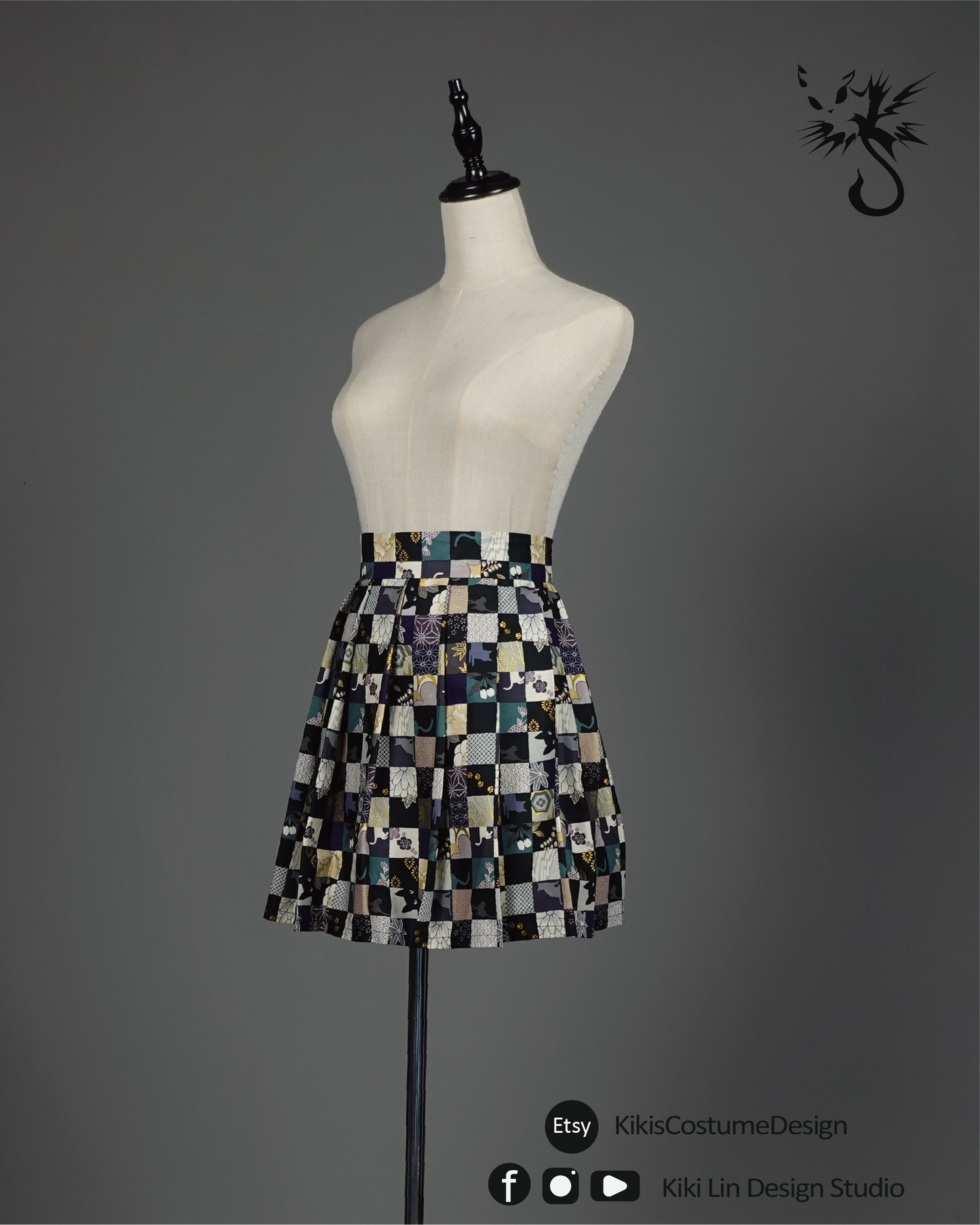 Pleated Skirtwith Black Cat Prints