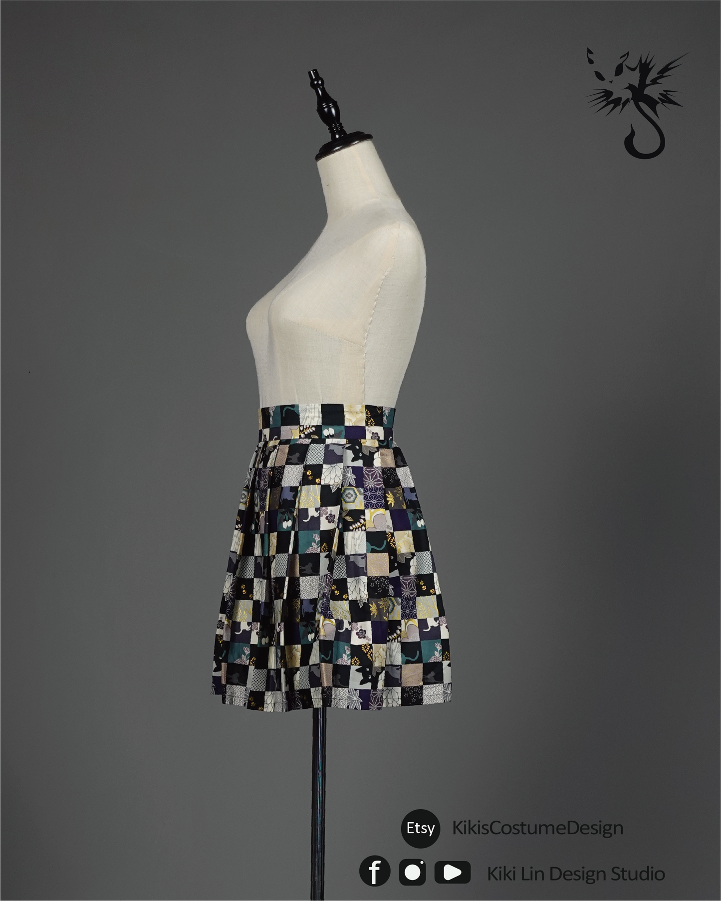 Pleated Skirtwith Black Cat Prints