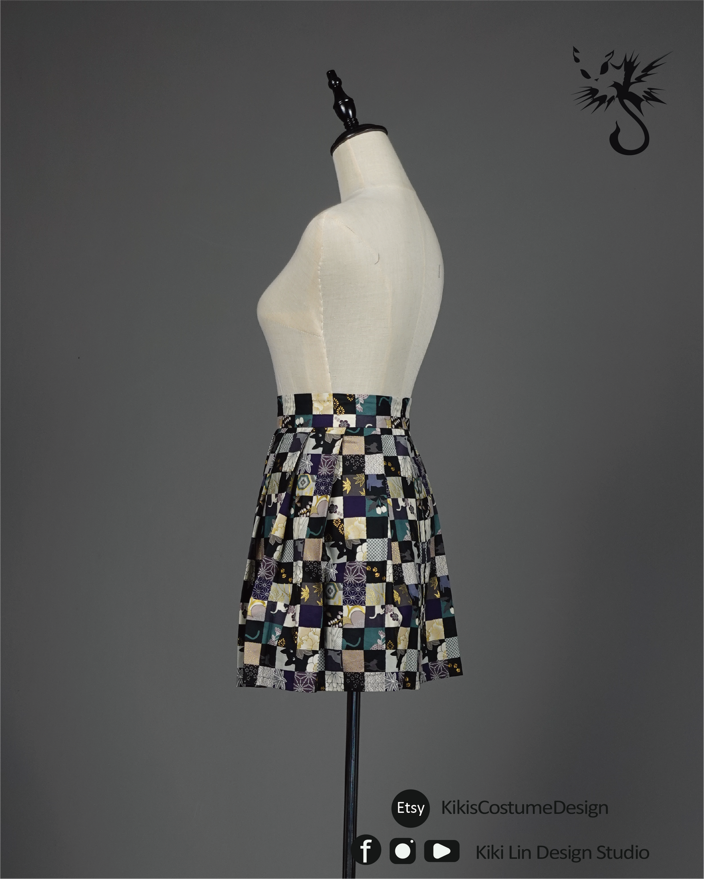 Pleated Skirtwith Black Cat Prints