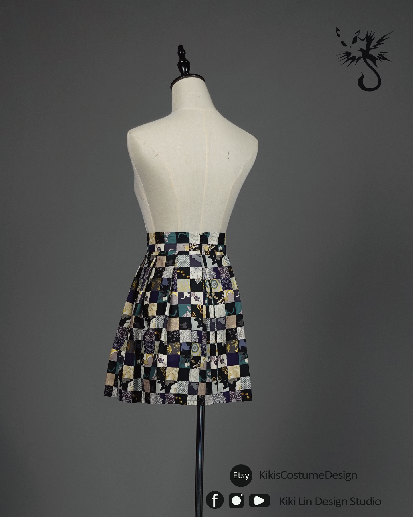 Pleated Skirtwith Black Cat Prints