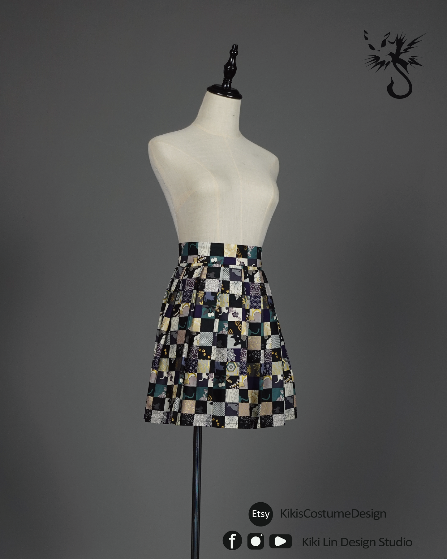 Pleated Skirtwith Black Cat Prints